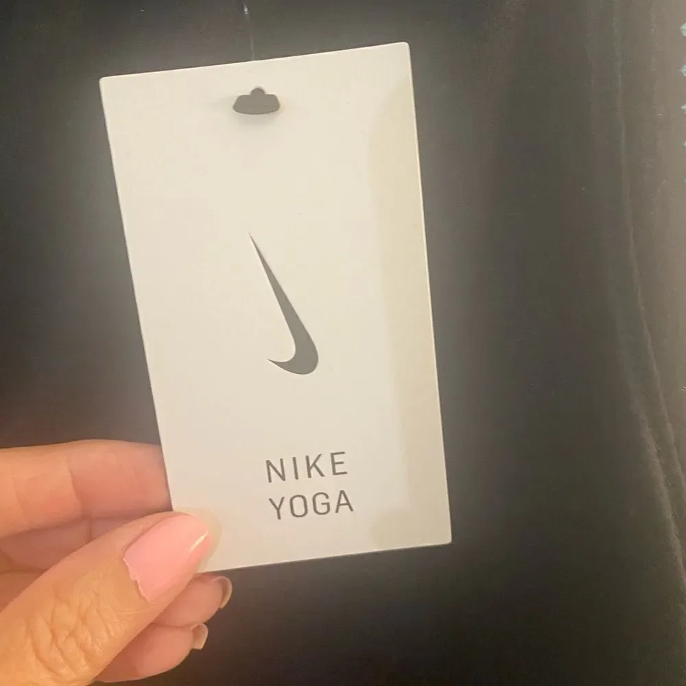 Woman’s Nike Yoga Dri-Fit Top sz XS